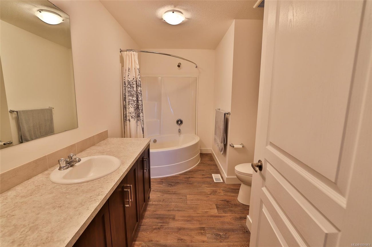 570 Venture Pl - NI Port McNeill Single Family Residence for Sale, 2 Bedrooms (1001961) #15