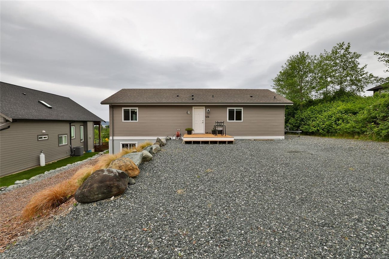 570 Venture Pl - NI Port McNeill Single Family Residence for Sale, 2 Bedrooms (1001961) #2