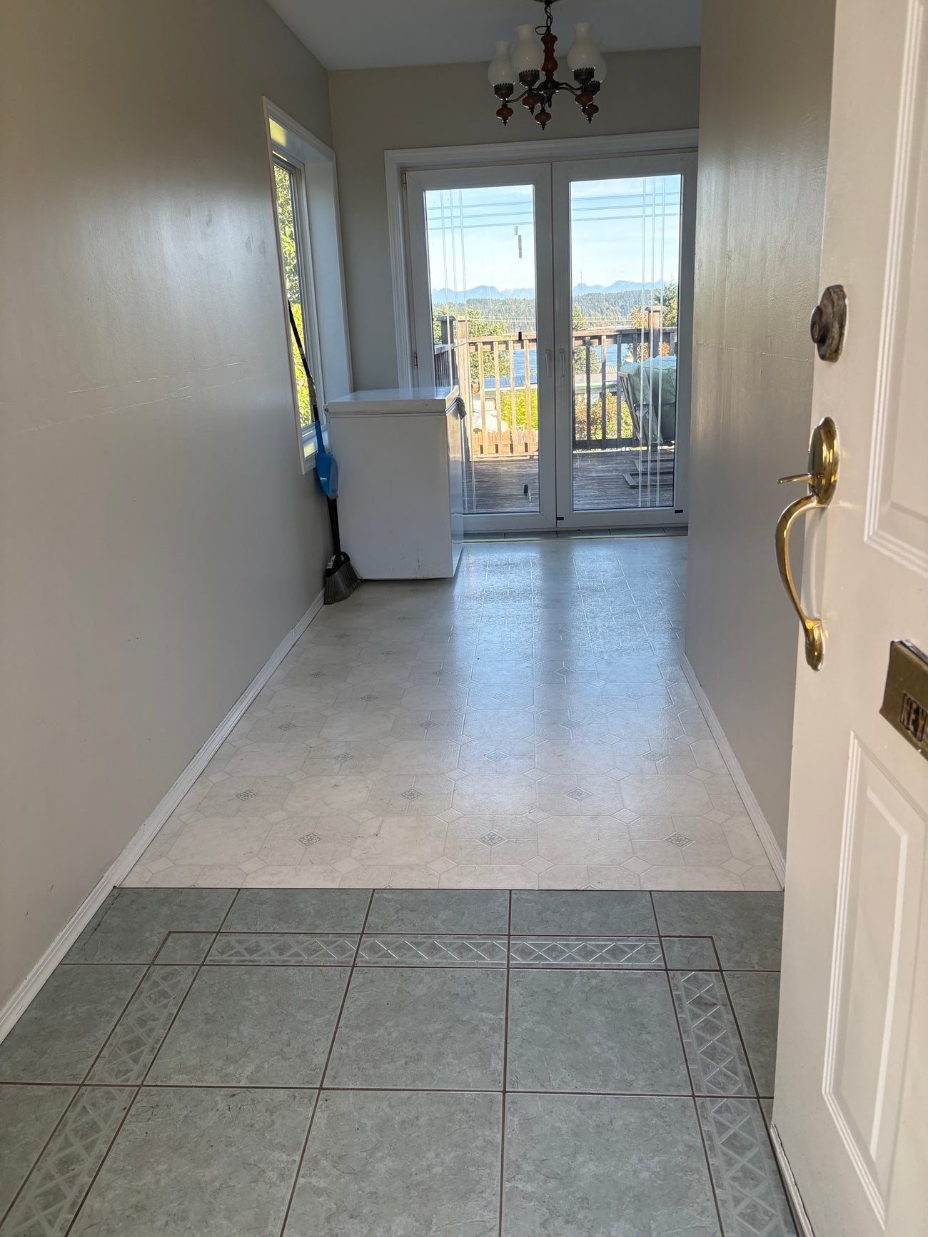 691 Colwyn St. - CR Campbell River Central Single Family Residence for Sale, 3 Bedrooms # - 5