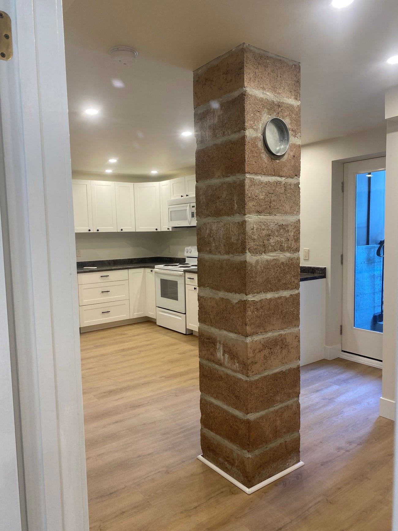 815 B Homewood Rd. - CR Campbell River Central Single Family Residence for Sale, 1 Bedroom  #4