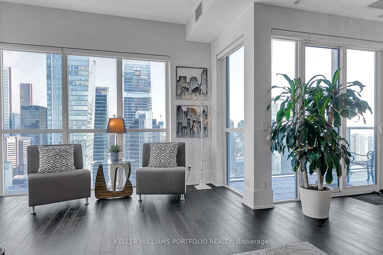 4403 - 300 Front Street W - Waterfront Communities C1 condo-apartment for Sale, 3 Bedrooms (C12744604)# - 3