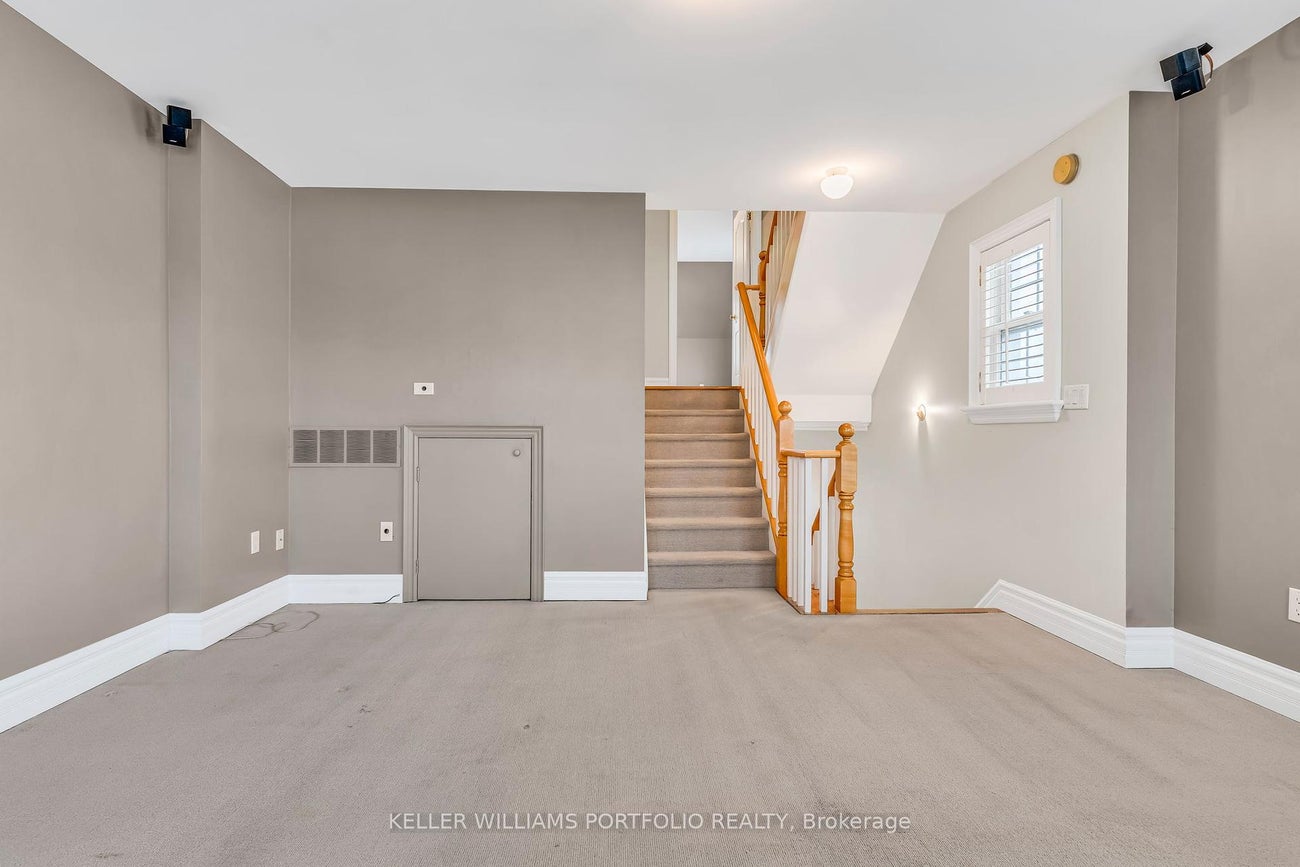 9A Woodfield Rd Road - Greenwood-Coxwell Att/Row/Townhouse, 2 Bedrooms (E12332525)# - 13