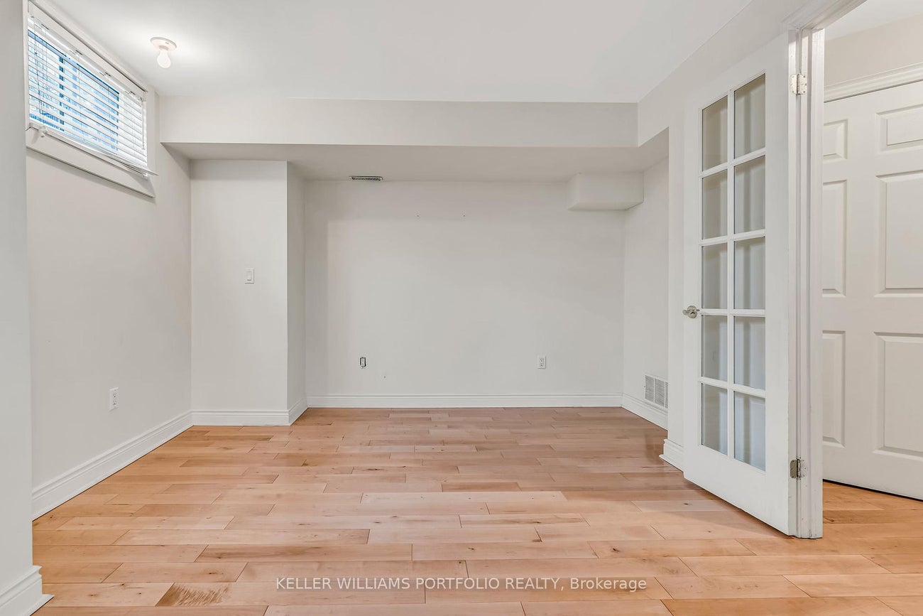 9A Woodfield Rd Road - Greenwood-Coxwell Att/Row/Townhouse, 2 Bedrooms (E12332525)# - 24