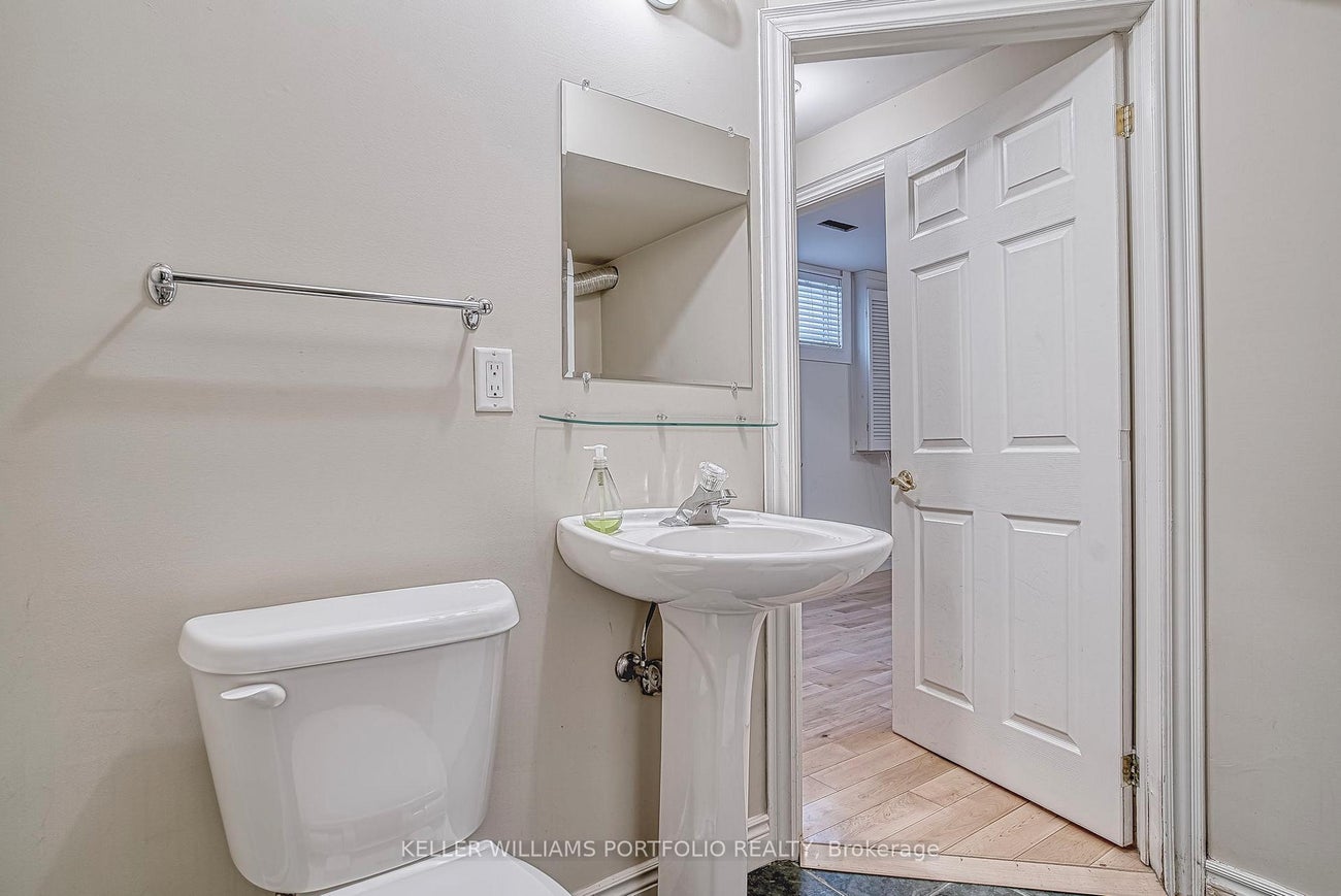 9A Woodfield Rd Road - Greenwood-Coxwell Att/Row/Townhouse, 2 Bedrooms (E12332525)# - 26