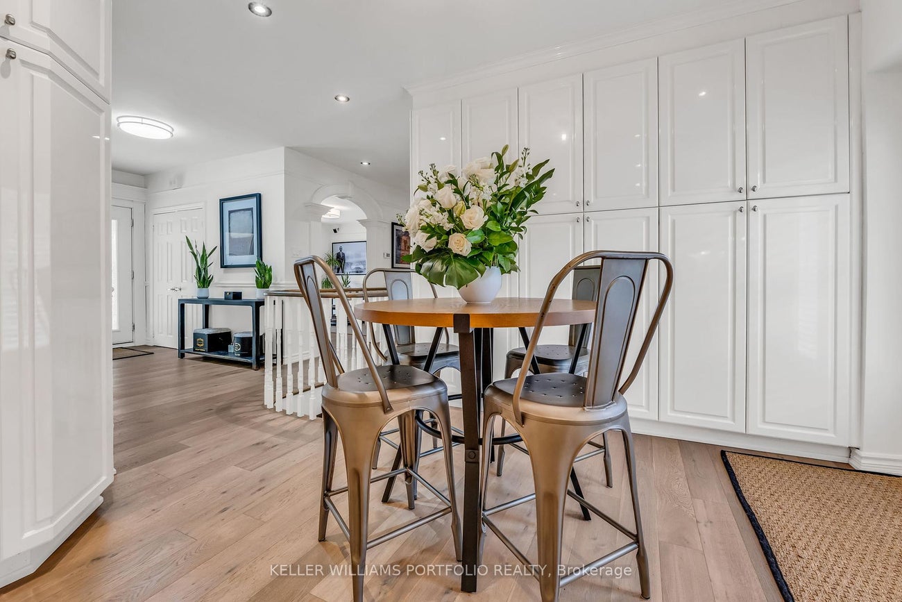 1123 Lakeshore Road E - 1013 - OO Old Oakville Detached for Sale, 2 + 3 Bedrooms (W12078047) #10