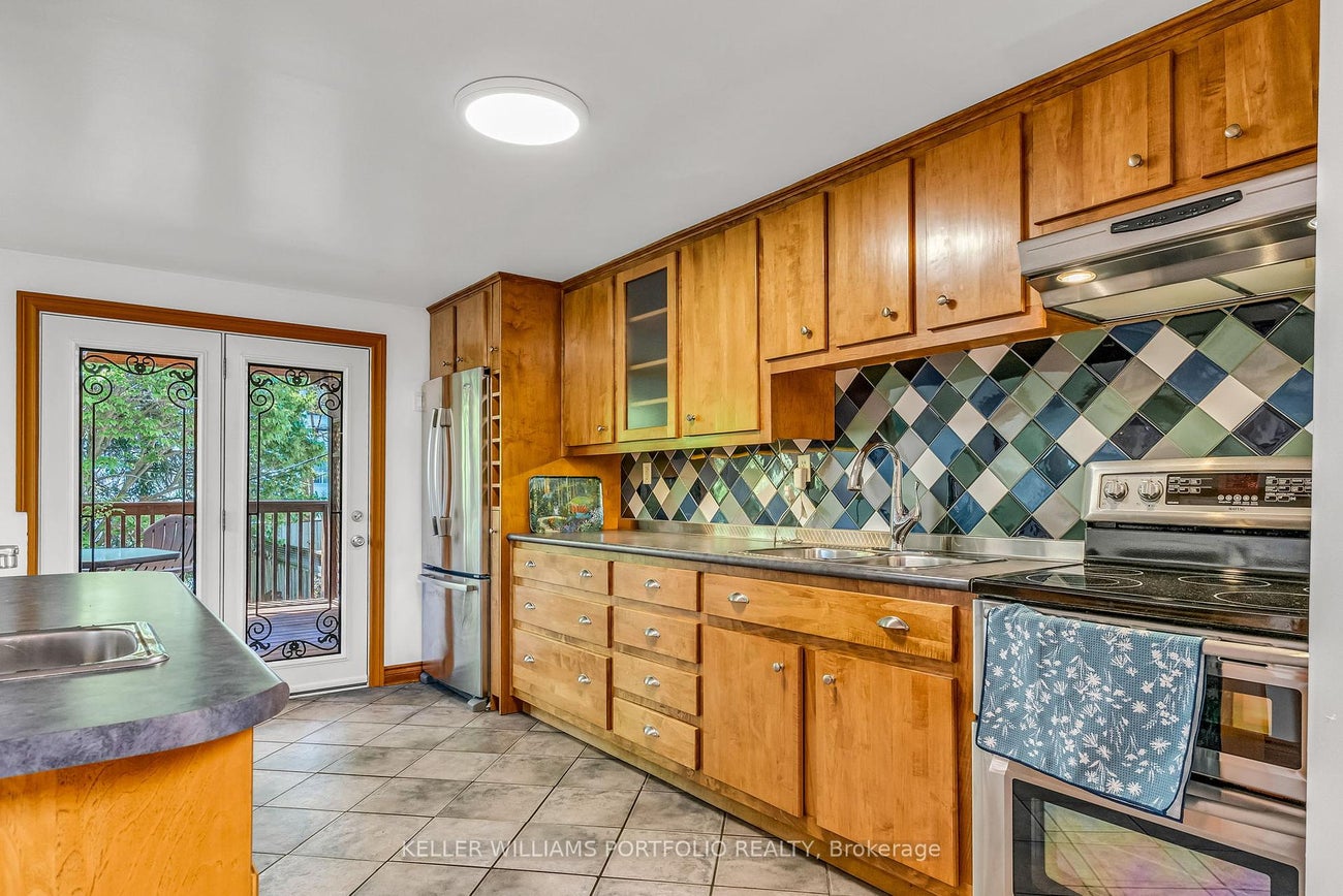 42 Forty First Street - Long Branch Detached for Sale, 1 + 1 Bedrooms (W12163602)# - 18