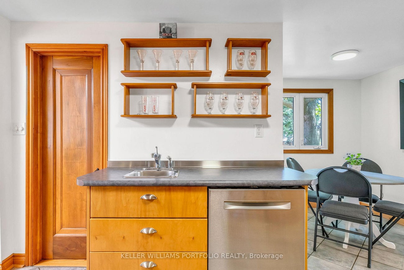 42 Forty First Street - Long Branch Detached for Sale, 1 + 1 Bedrooms (W12163602)# - 20