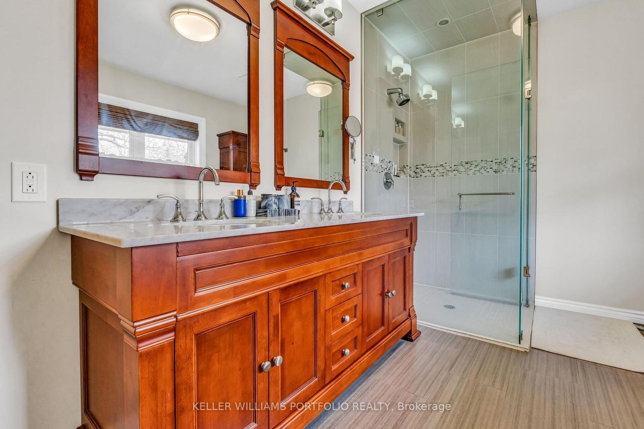 1123 Lakeshore Road E - 1013 - OO Old Oakville Detached for Sale, 2 + 3 Bedrooms (W12375640)# - 25