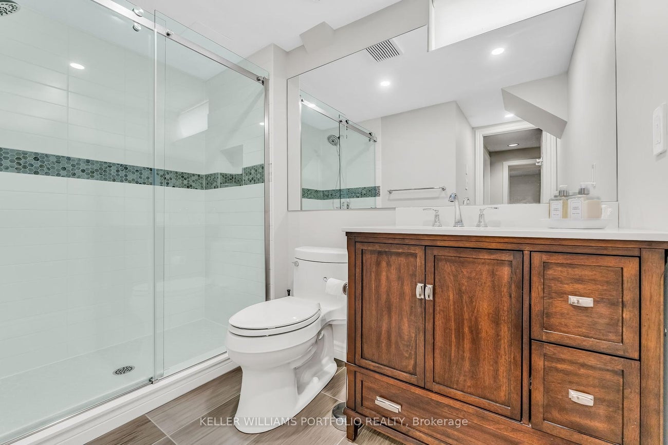 1123 Lakeshore Road E - 1013 - OO Old Oakville Detached for Sale, 2 + 3 Bedrooms (W12375640)# - 32