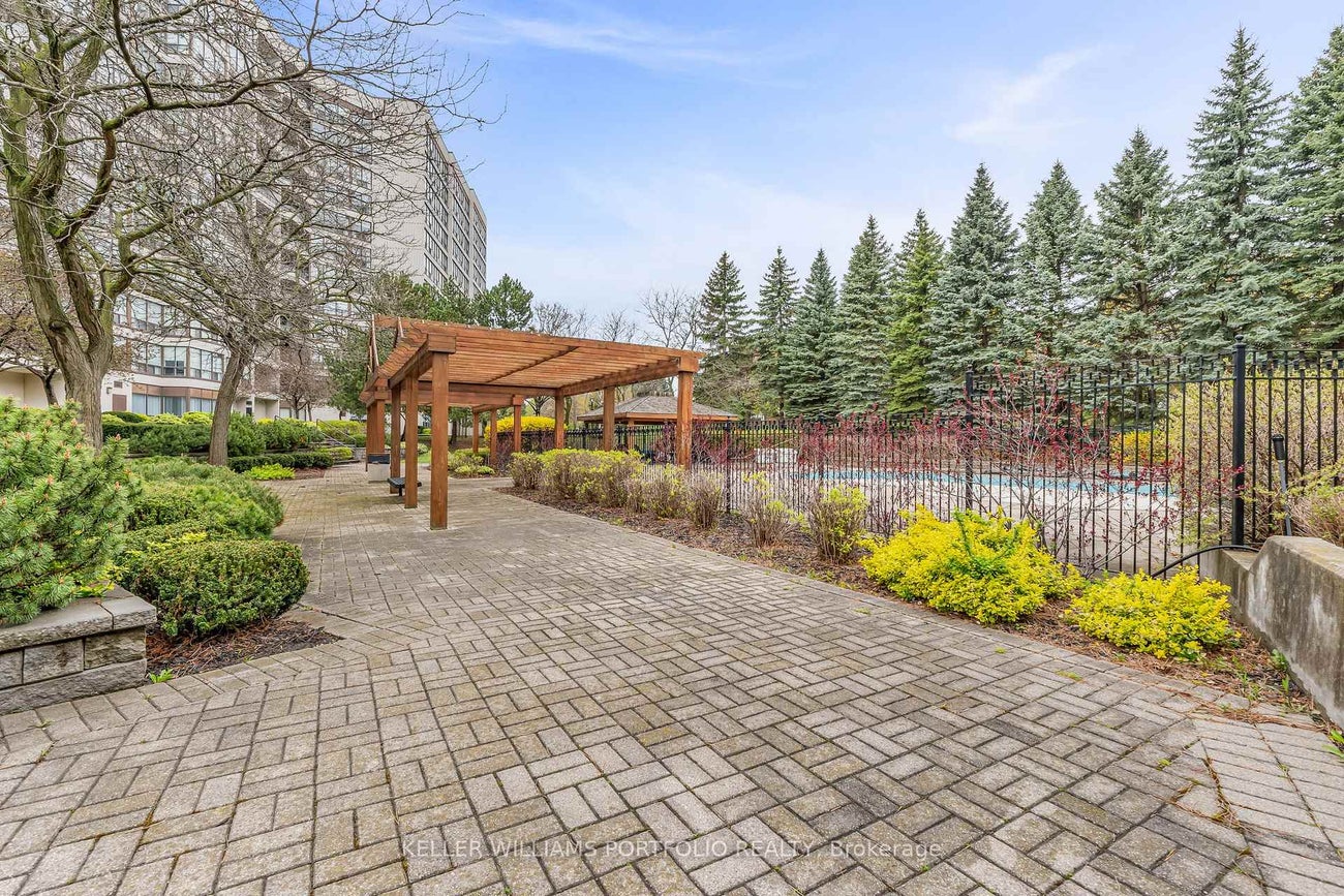 501 - 10 Laurelcrest Street - Queen Street Corridor Condo Apartment for Sale, 2 Bedrooms (W12528572)# - 25