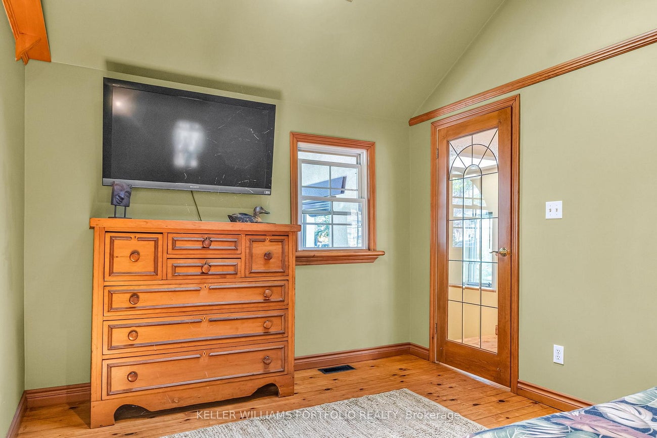 42 Forty First Street - Long Branch Detached for Sale, 1 + 1 Bedrooms (W12942650)# - 13