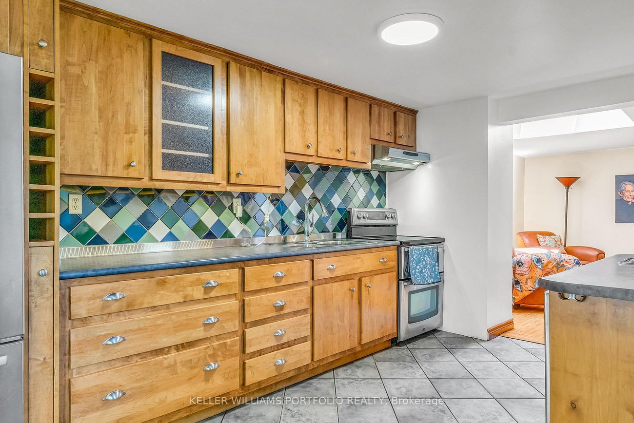 42 Forty First Street - Long Branch Detached for Sale, 1 + 1 Bedrooms (W12942650)# - 20