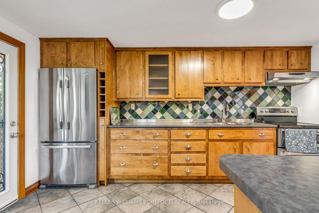 42 Forty First Street - Long Branch Detached for Sale, 1 + 1 Bedrooms (W12942650)# - 24