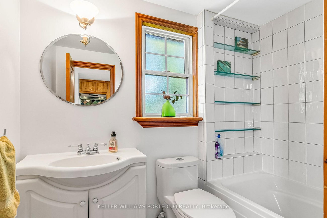 42 Forty First Street - Long Branch Detached for Sale, 1 + 1 Bedrooms (W12942650)# - 26