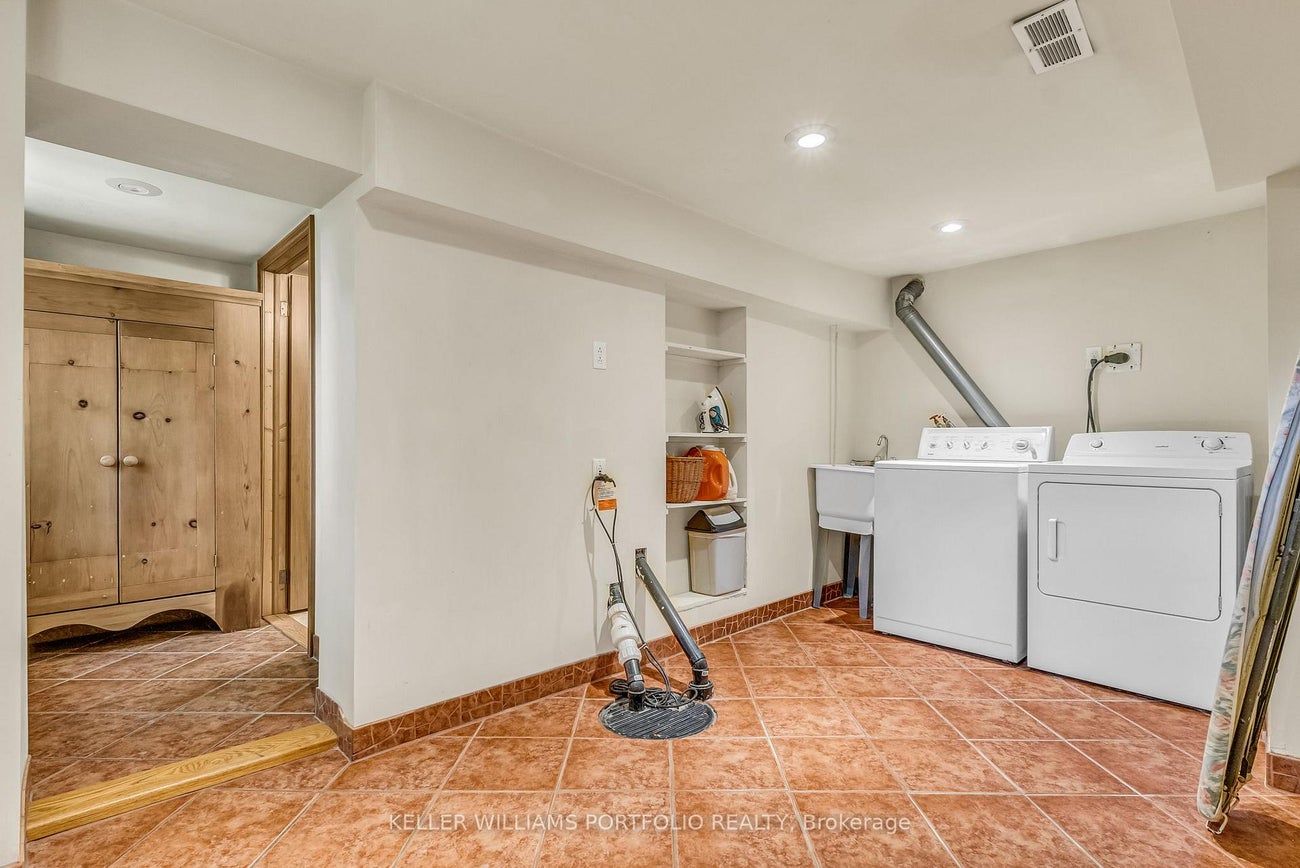 42 Forty First Street - Long Branch Detached for Sale, 1 + 1 Bedrooms (W12942650)# - 29