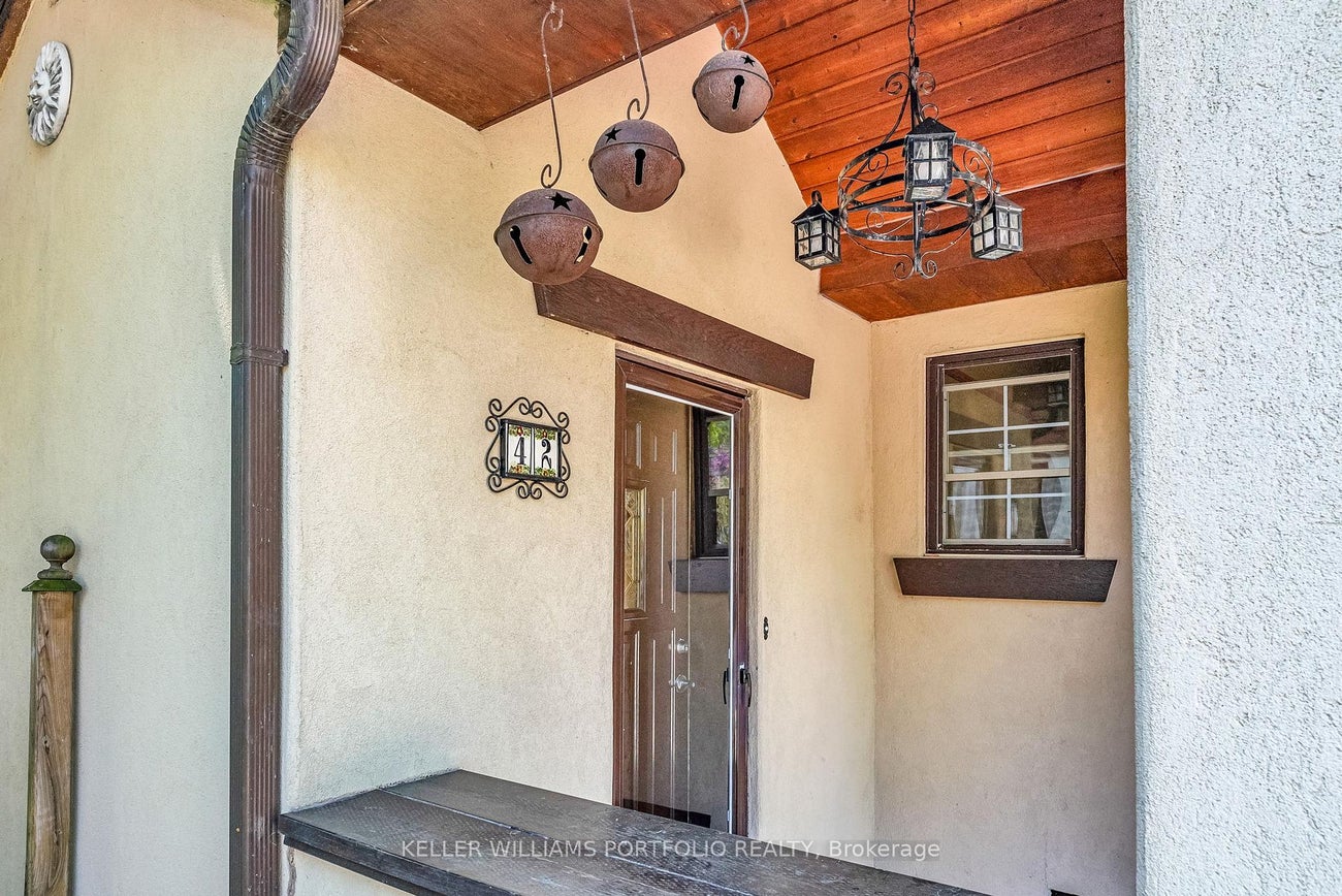 42 Forty First Street - Long Branch Detached for Sale, 1 + 1 Bedrooms (W12942650)# - 3