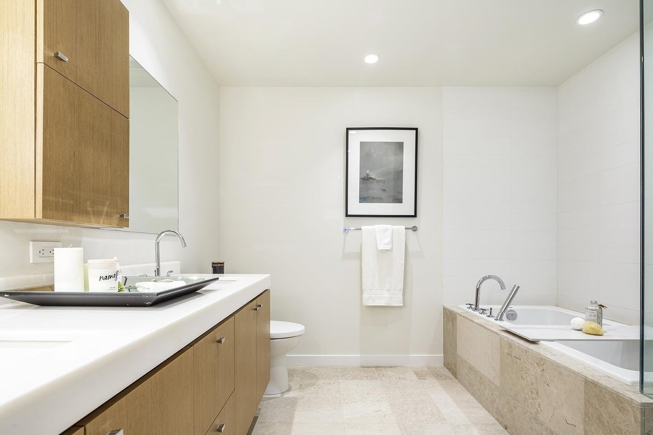 305 788 ARTHUR ERICKSON PLACE - Park Royal Apartment/Condo, 2 Bedrooms (R2857007) #10