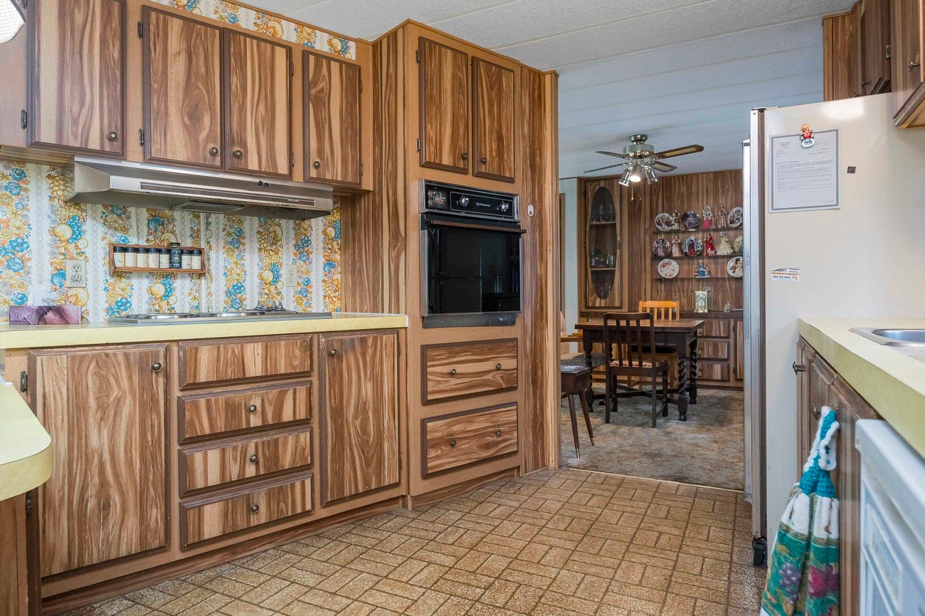 11 - 2306 198 Street - Brookswood Langley Manufactured Home for Sale, 3 Bedrooms (R2987321) #14