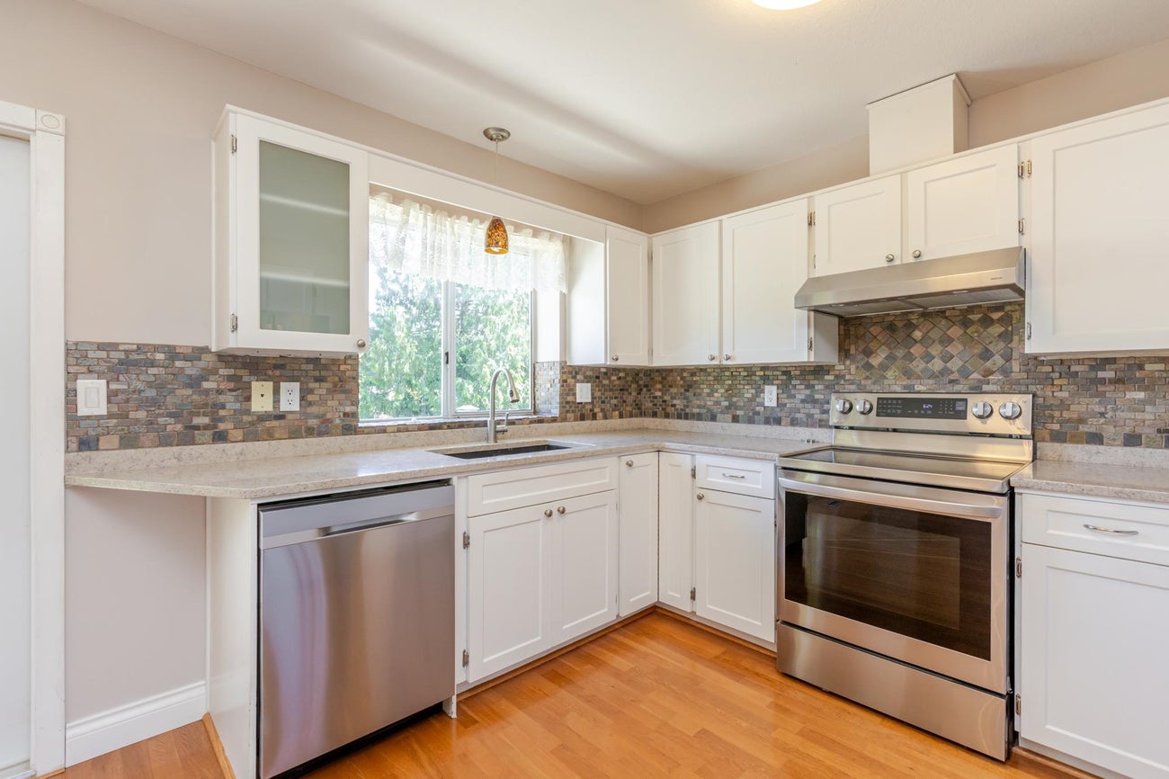 2978 266a Street - Aldergrove Langley Single Family Residence for Sale, 4 Bedrooms (R2998039) #14