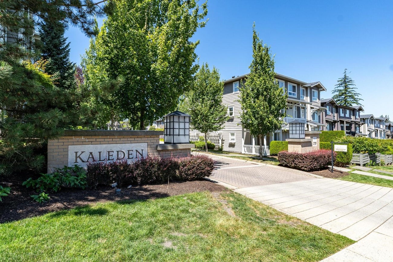 124 2729 158 STREET - Grandview Surrey Townhouse, 3 Bedrooms (R2907389) #1