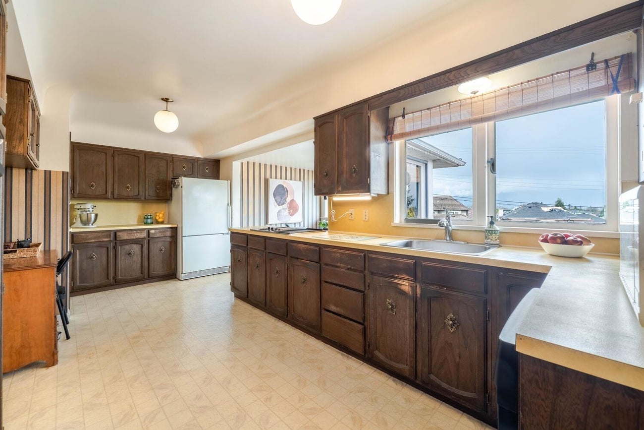 349 Midlothian Street - Cambie Single Family Residence for Sale, 5 Bedrooms (R3054974)# - 9