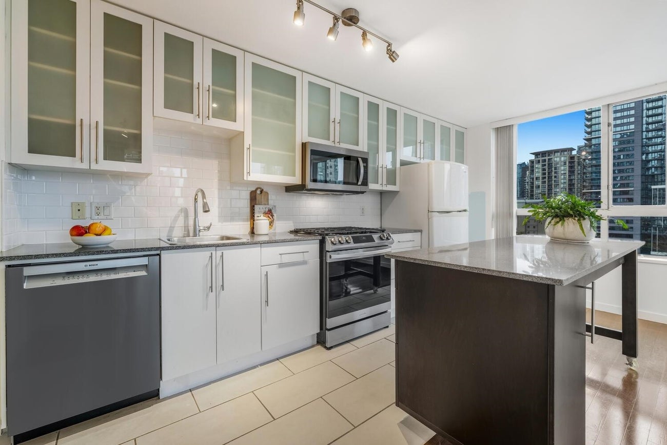 804 - 1225 Richards Street - Downtown VW Apartment/Condo, 1 Bedroom (R3069281)# - 3