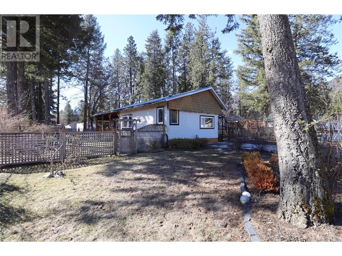 59 CARLSON Road - Christina Lake Manufactured Home for Sale, 2 Bedrooms (10339604) #2