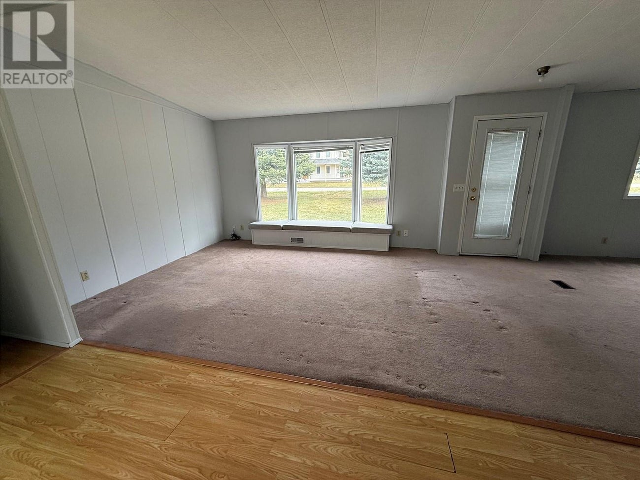4935 Riverside Avenue - Grand Forks Manufactured Home for Sale, 3 Bedrooms (10341000) #8