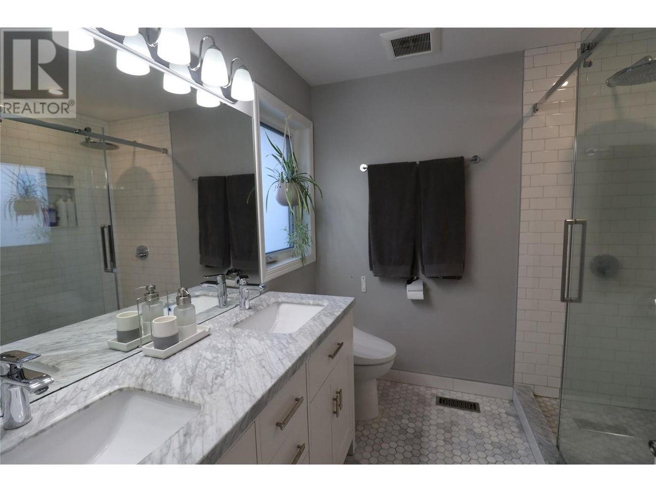 2240 SELKIRK Place - Grand Forks House for Sale, 5 Bedrooms (10341871) #11