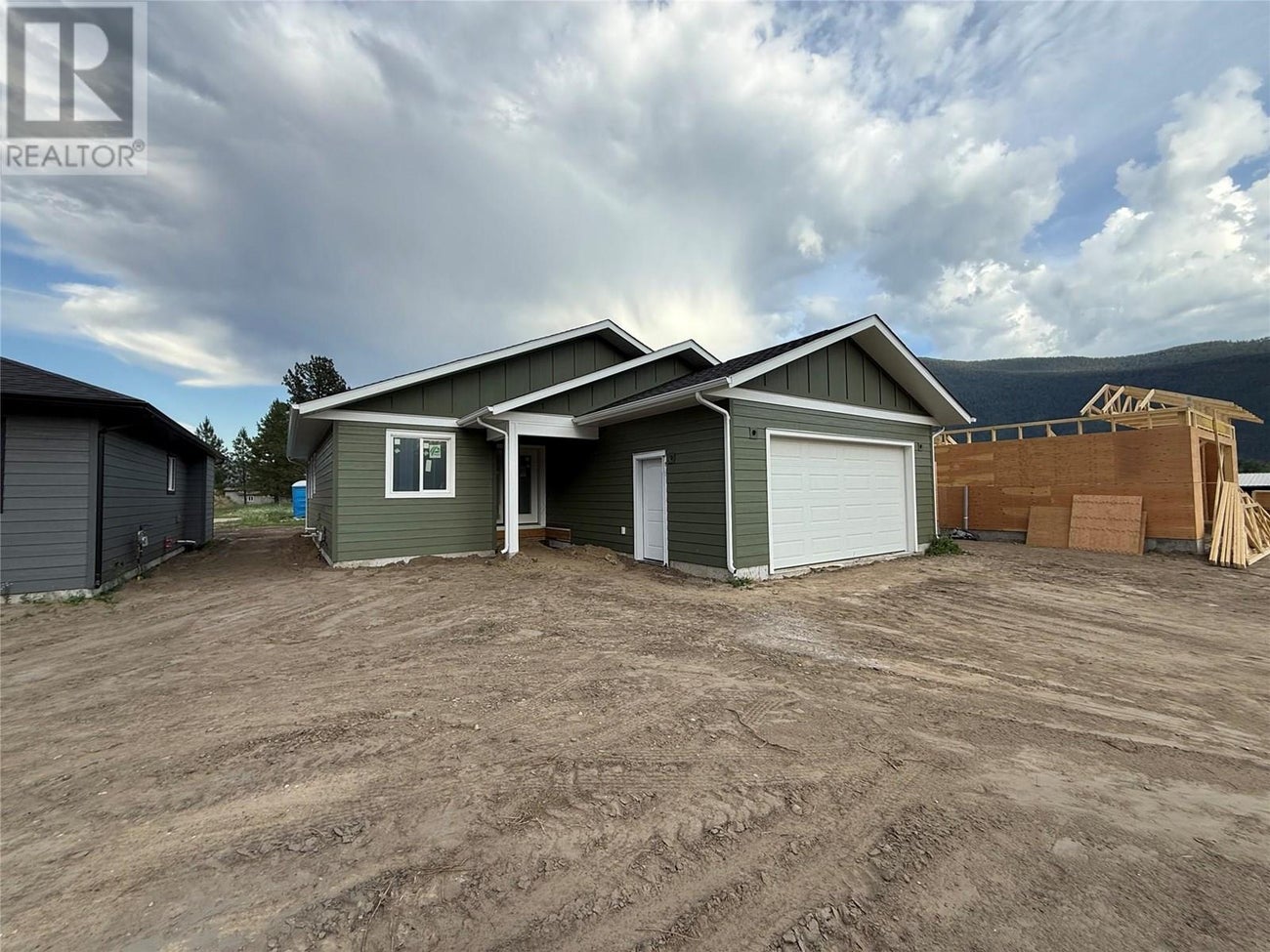 6060 19th Street - Grand Forks House for Sale, 3 Bedrooms (10343647) #1