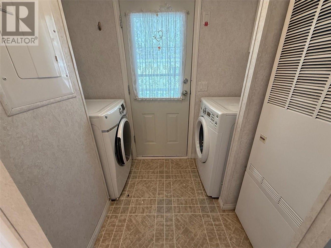 7225 Boundary Drive Unit# 24 - Grand Forks Manufactured Home for Sale, 2 Bedrooms (10348369) #8