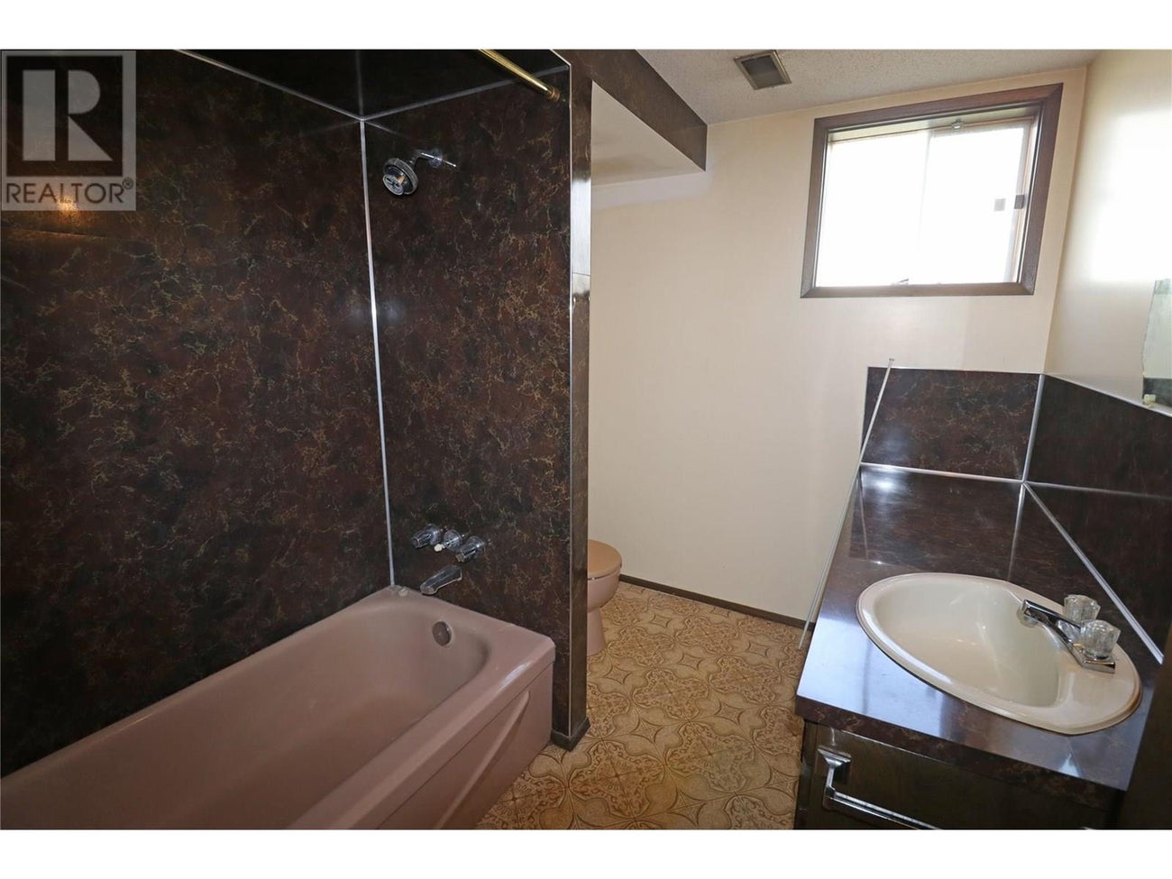 7540 21st Street - Grand Forks House for Sale, 5 Bedrooms (10354045) #15