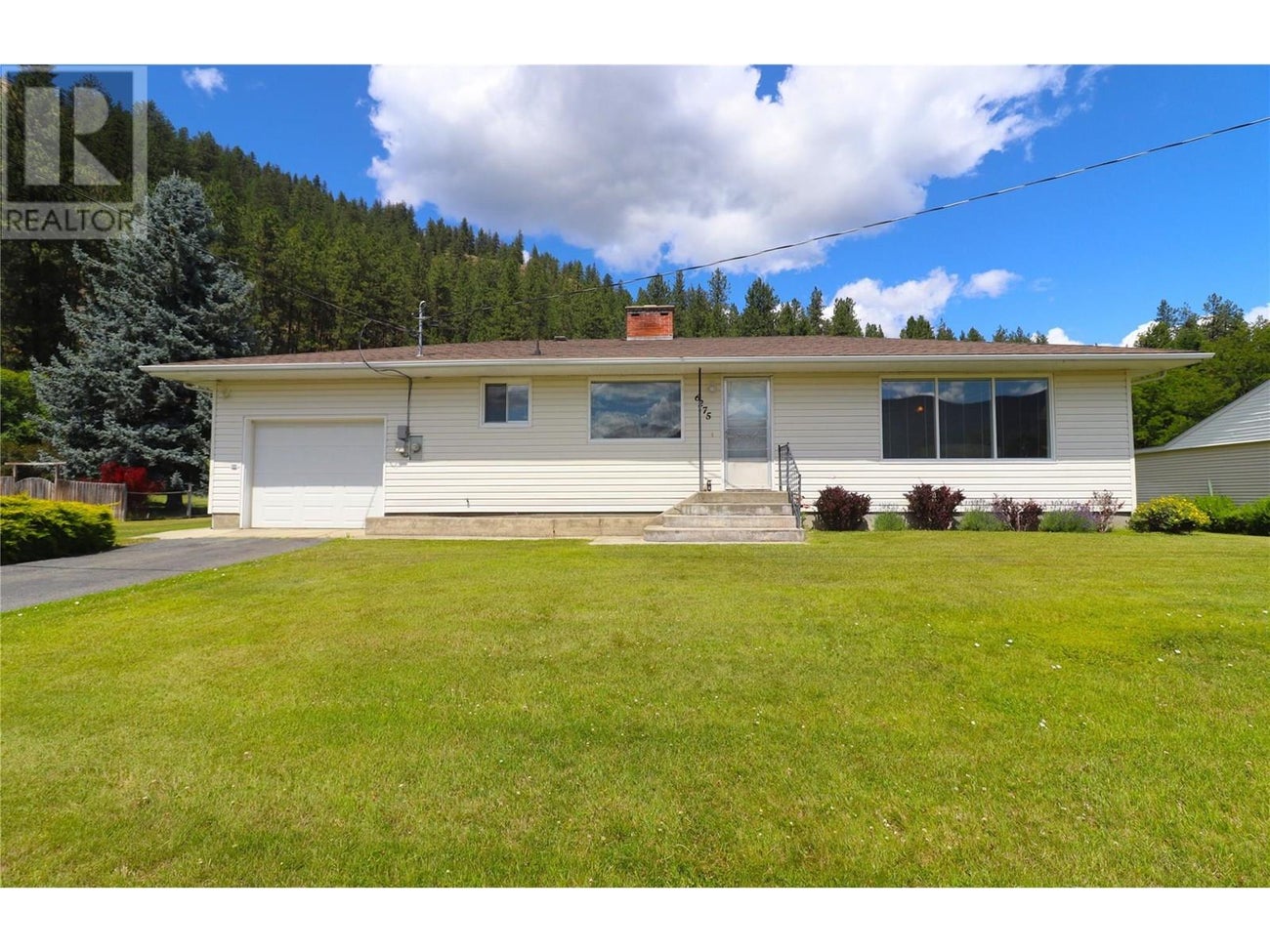 6275 College Road - Grand Forks House for Sale, 3 Bedrooms (10354049) #1