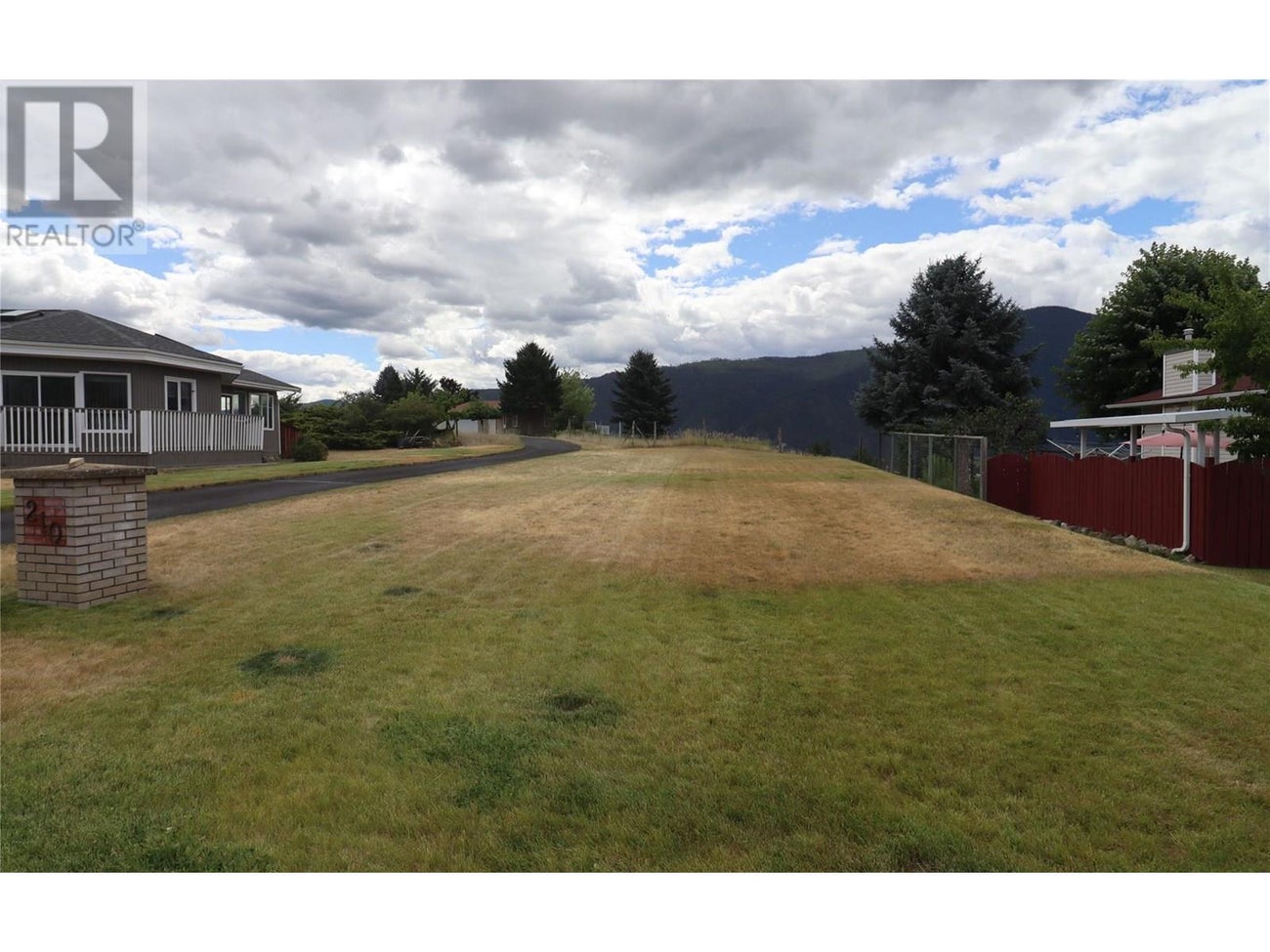 210 WINNIPEG Avenue - Grand Forks Single Family for Sale, 3 Bedrooms (10355820)# - 51