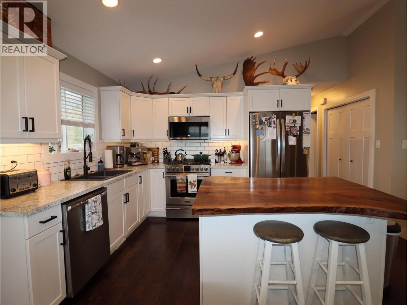 251 GOLDEN Way - Grand Forks Single Family for Sale, 4 Bedrooms (10362880)# - 21