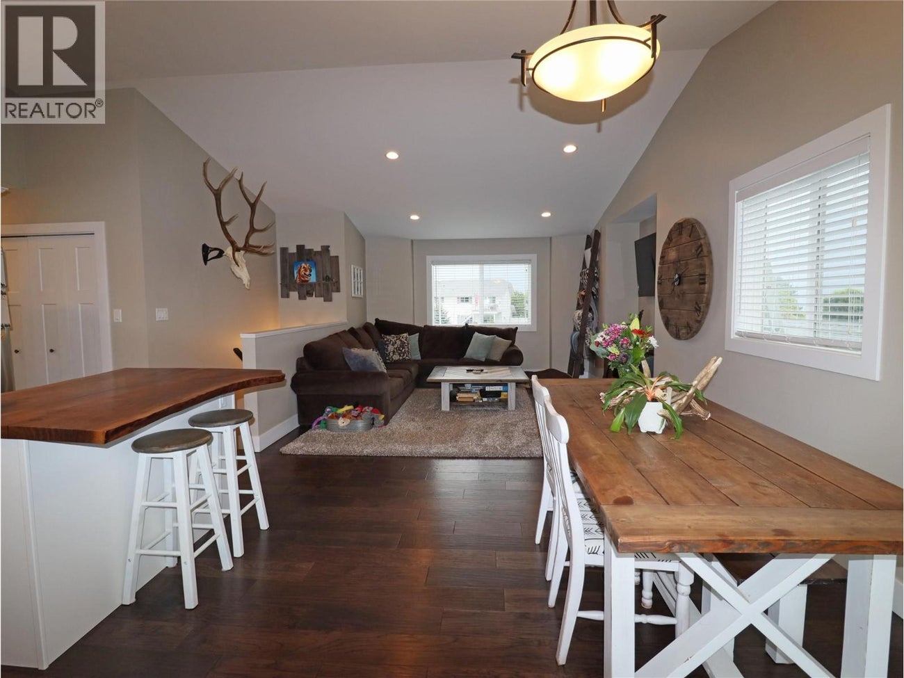 251 GOLDEN Way - Grand Forks Single Family for Sale, 4 Bedrooms (10362880)# - 24