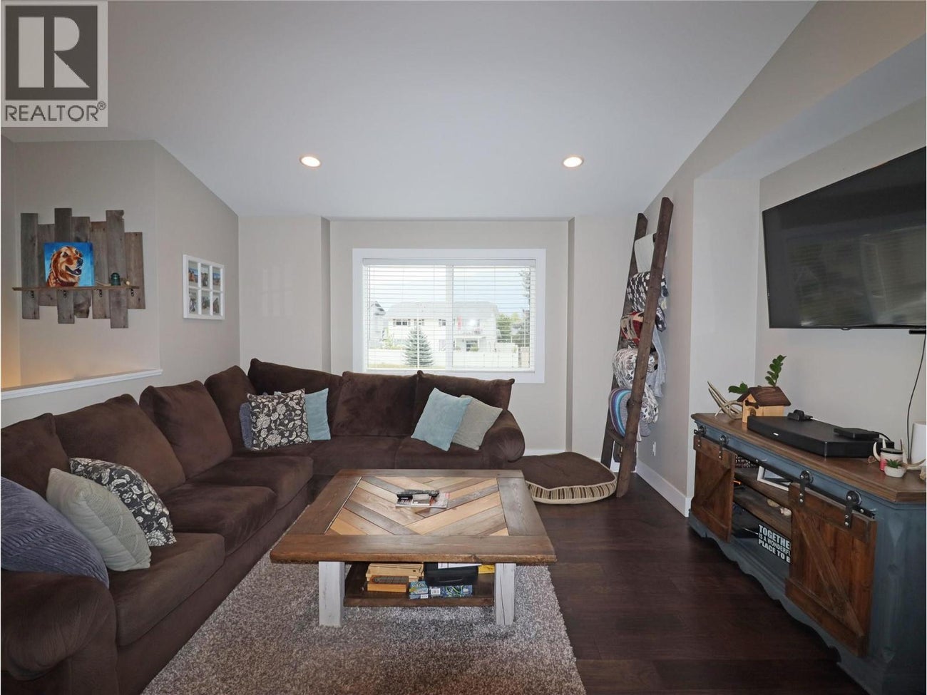 251 GOLDEN Way - Grand Forks House for Sale, 4 Bedrooms (10362880) #25