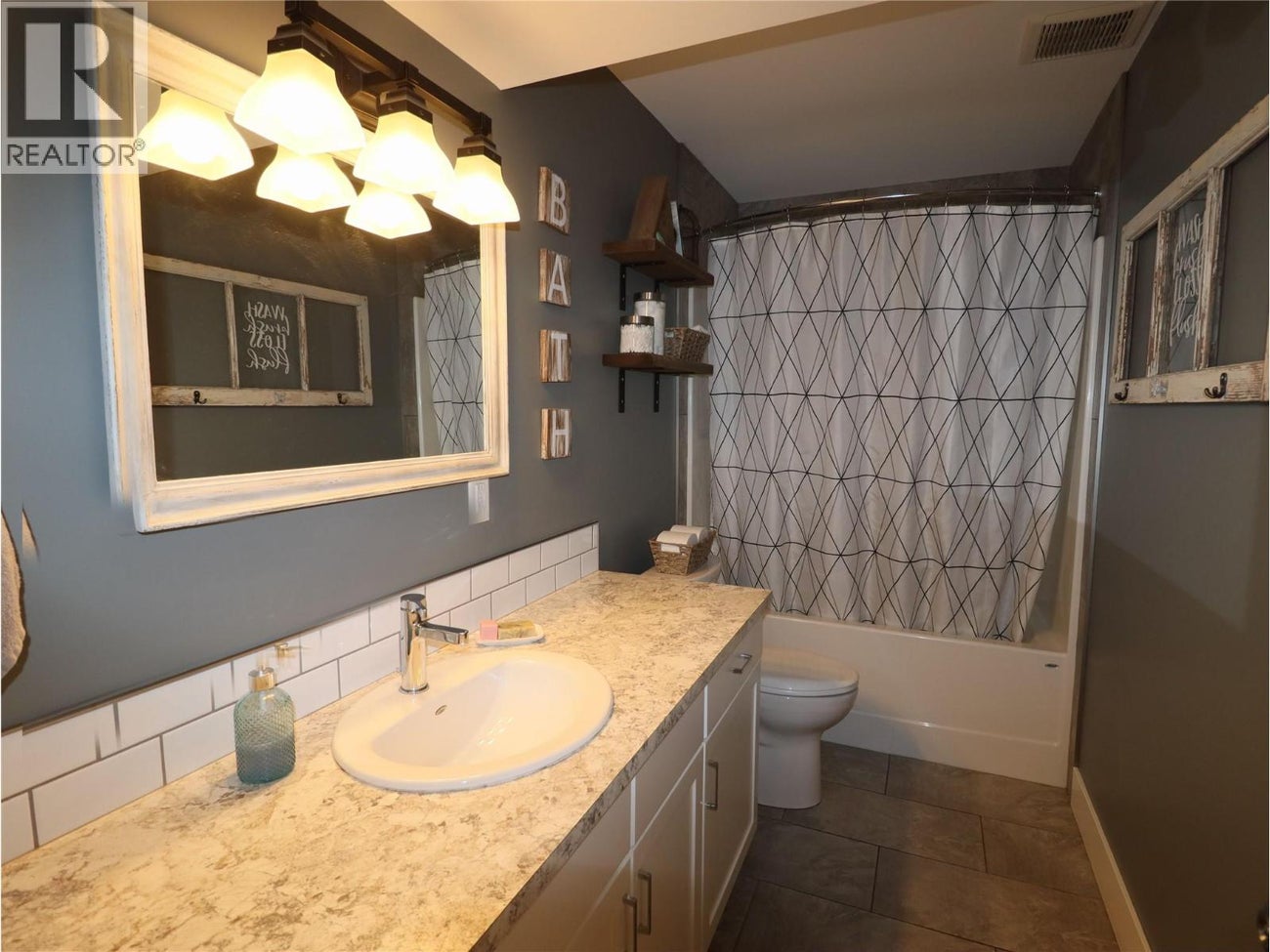 251 GOLDEN Way - Grand Forks Single Family for Sale, 4 Bedrooms (10362880)# - 42