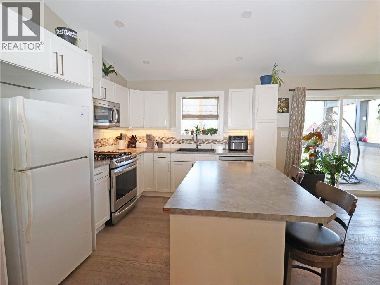 3600 Hall Frontage Road - Grand Forks Single Family for Sale, 4 Bedrooms (10364162)# - 12