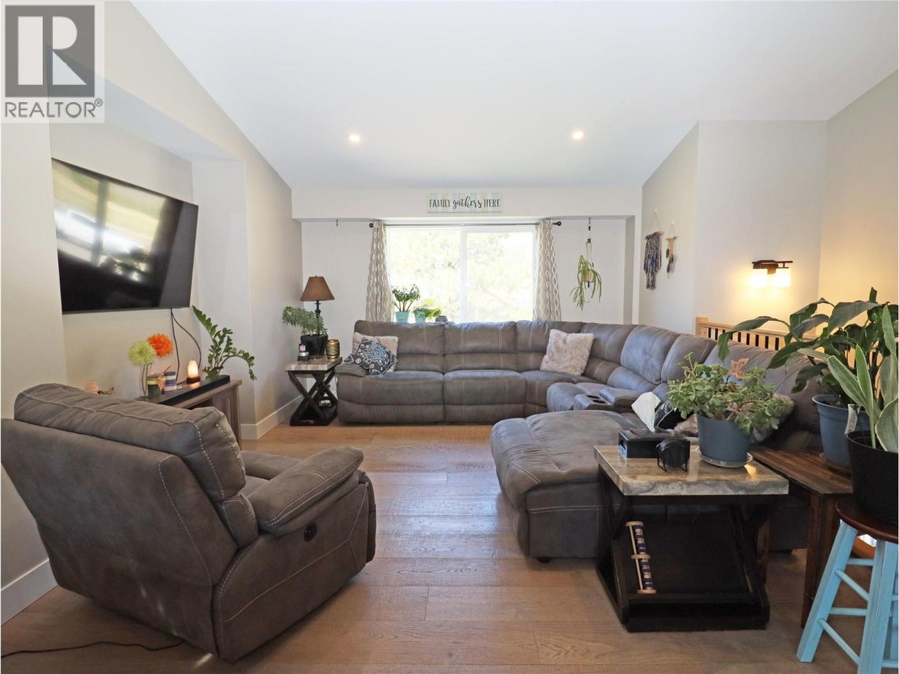 3600 Hall Frontage Road - Grand Forks Single Family for Sale, 4 Bedrooms (10364162)# - 15