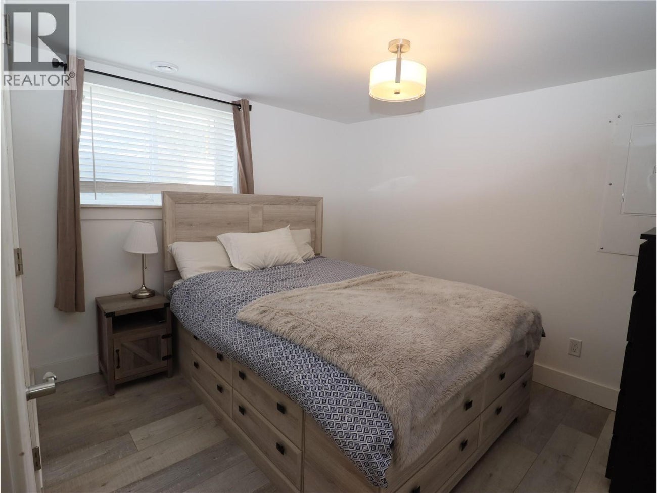 7689 21st Street - Grand Forks Single Family for Sale, 3 Bedrooms (10364313)# - 23