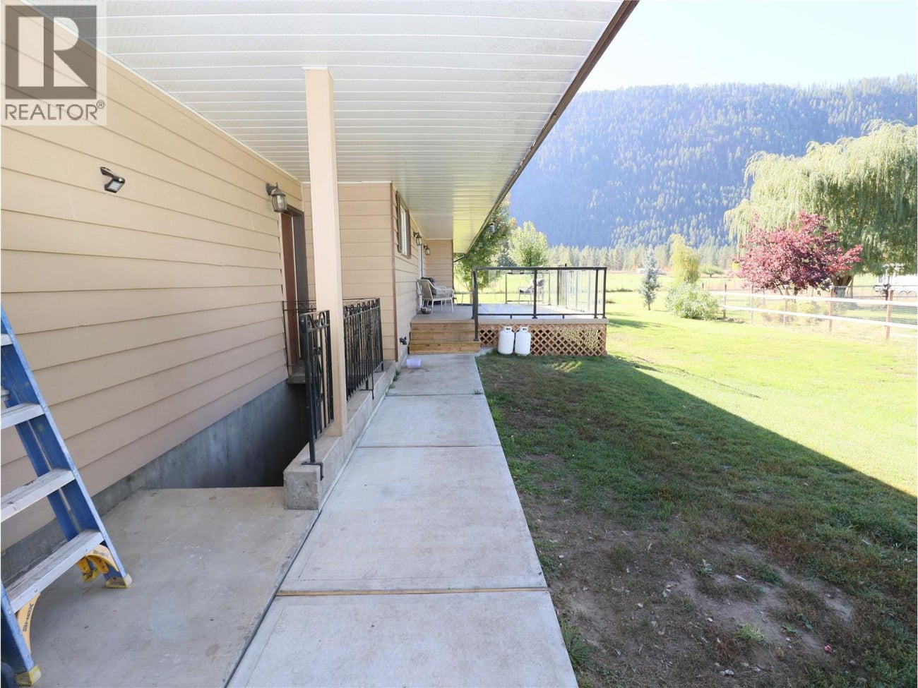 5015 SIMINOFF Road - Grand Forks House for Sale, 5 Bedrooms (10364942) #10
