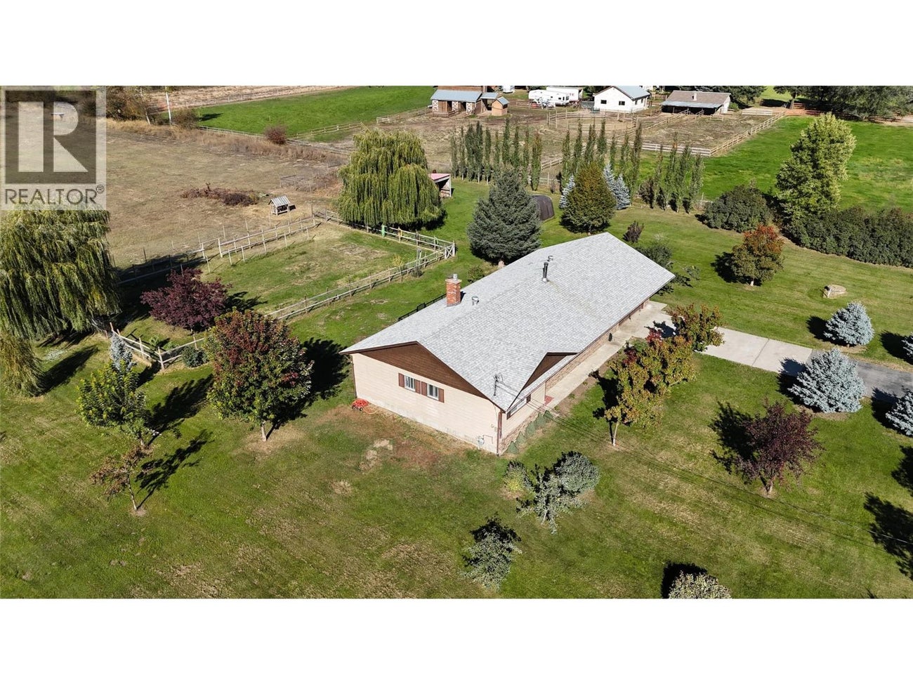 5015 SIMINOFF Road - Grand Forks House for Sale, 5 Bedrooms (10364942) #4