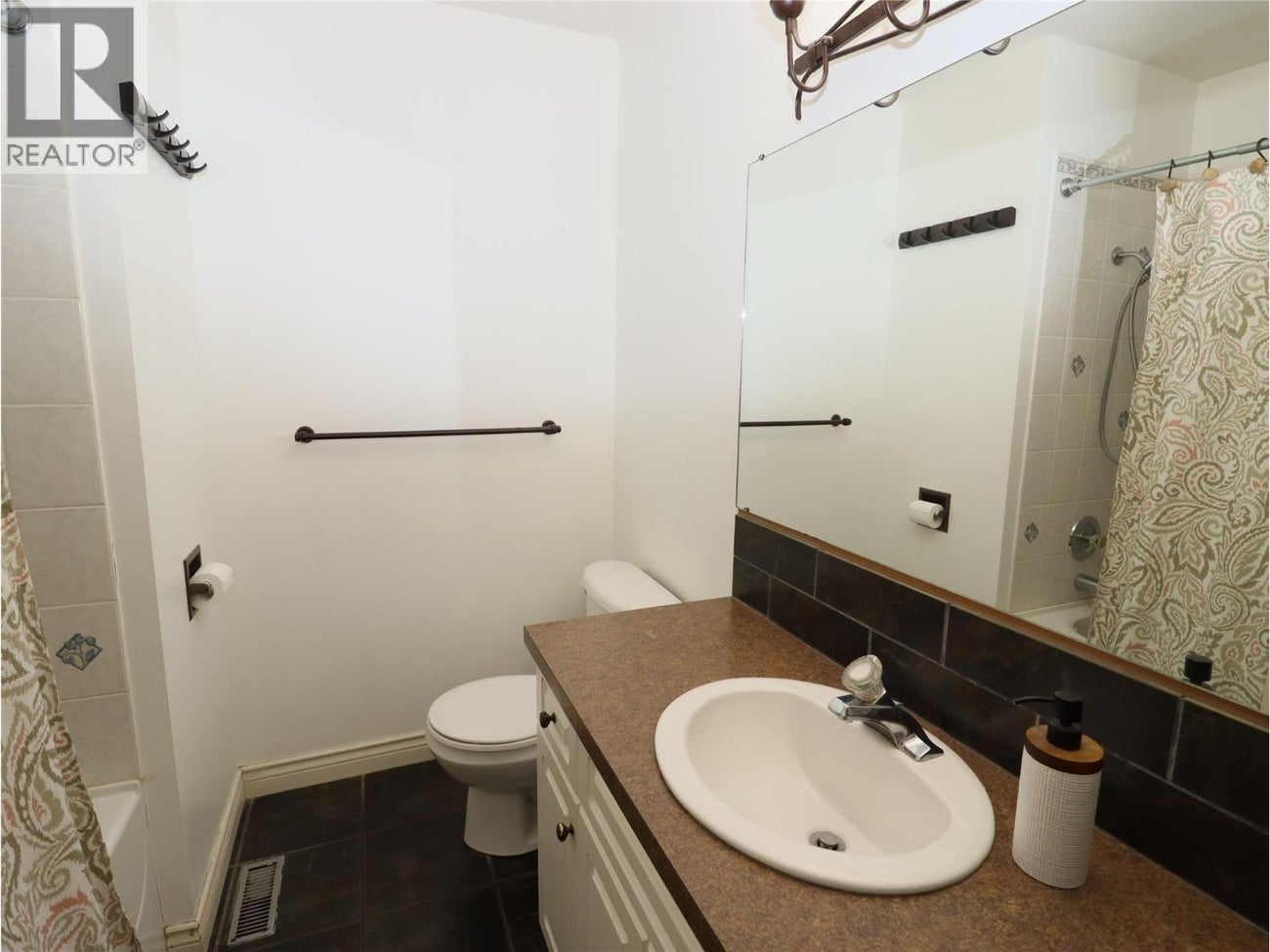 7665 BOUNDARY Drive - Grand Forks Single Family for Sale, 4 Bedrooms (10370932)# - 14