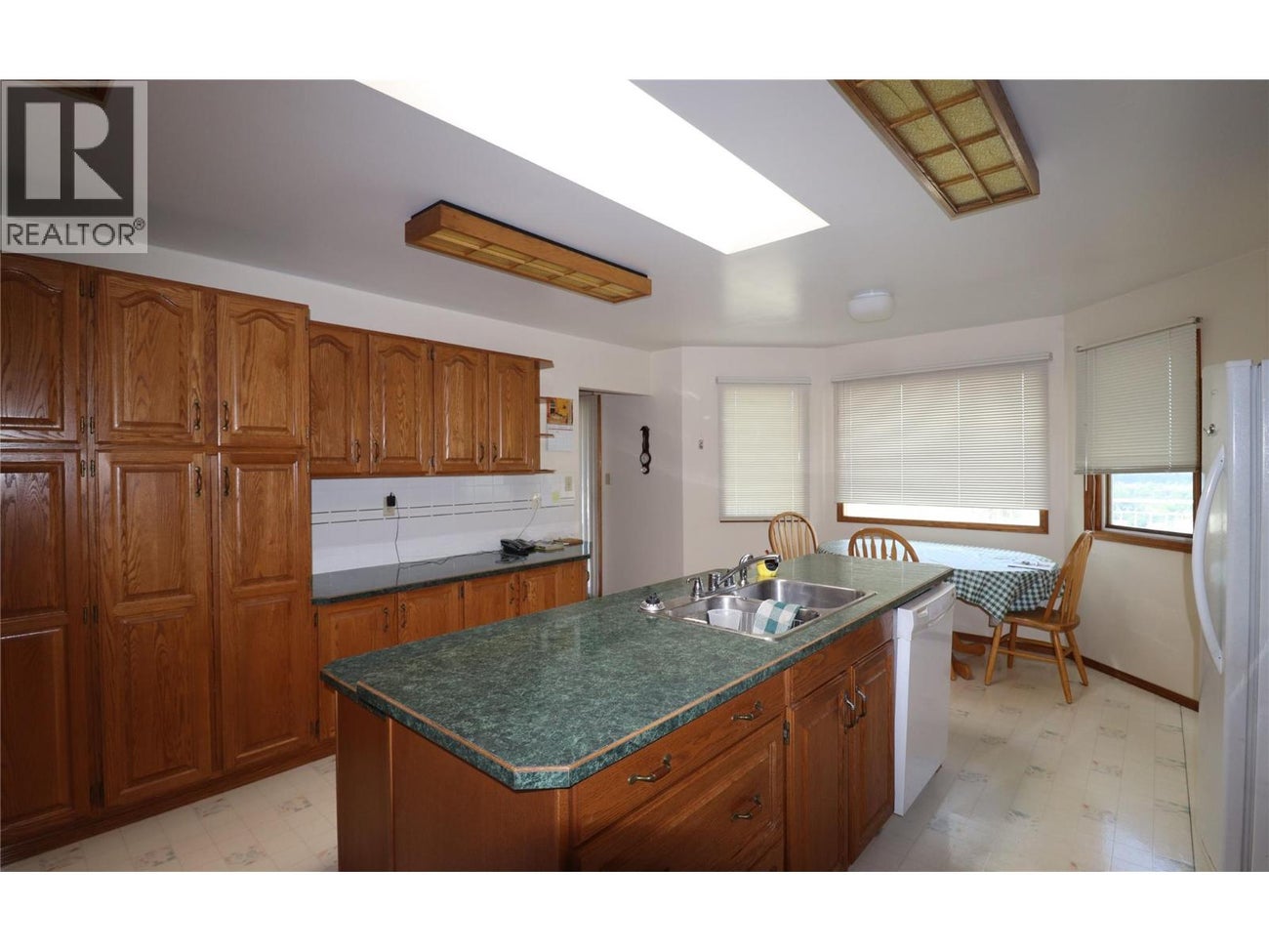 210 WINNIPEG Avenue - Grand Forks House for Sale, 3 Bedrooms (10372018)# - 14