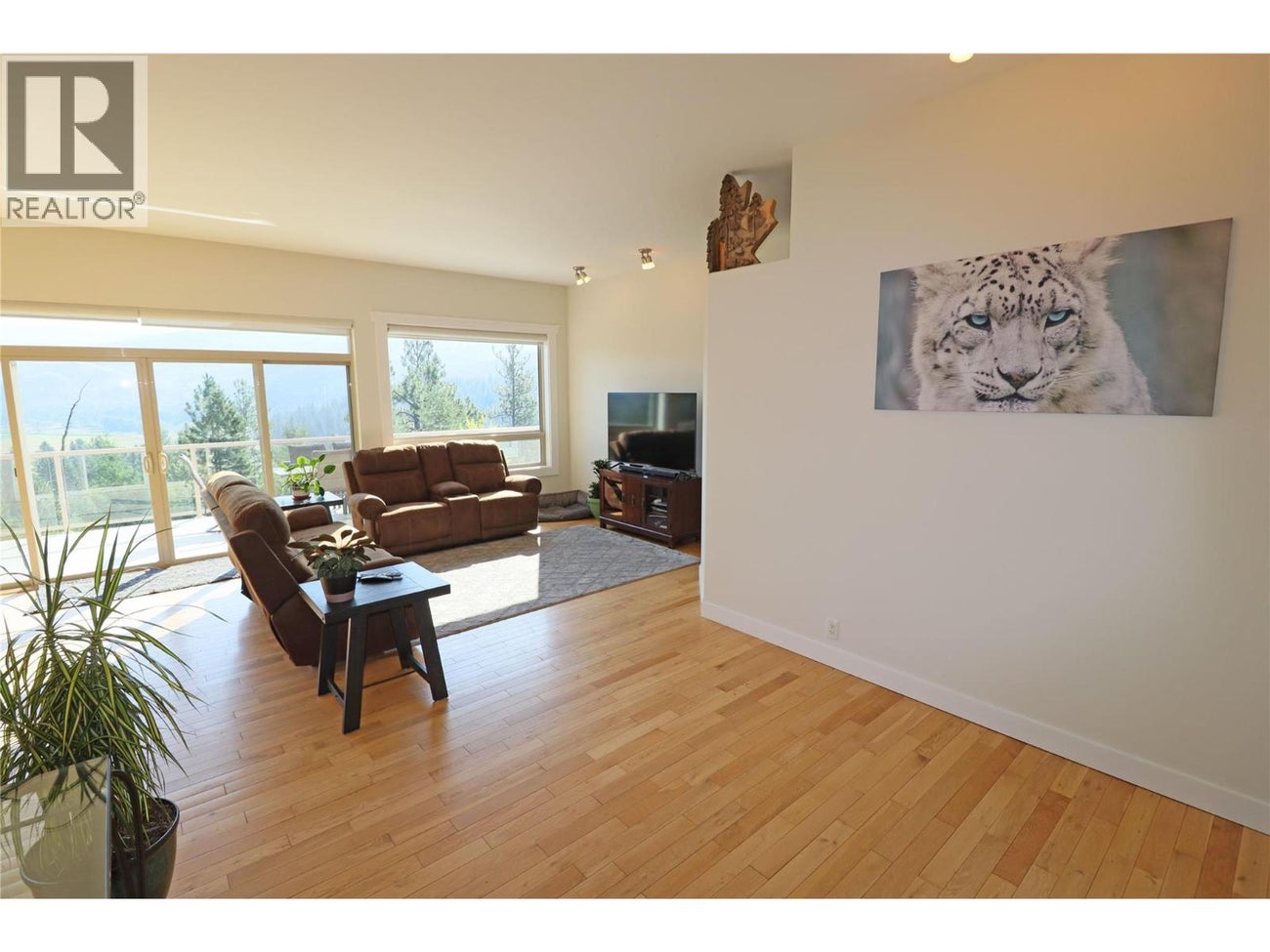 3285 EAGLE RIDGE Road - Grand Forks Single Family for Sale, 3 Bedrooms (10377850)# - 24