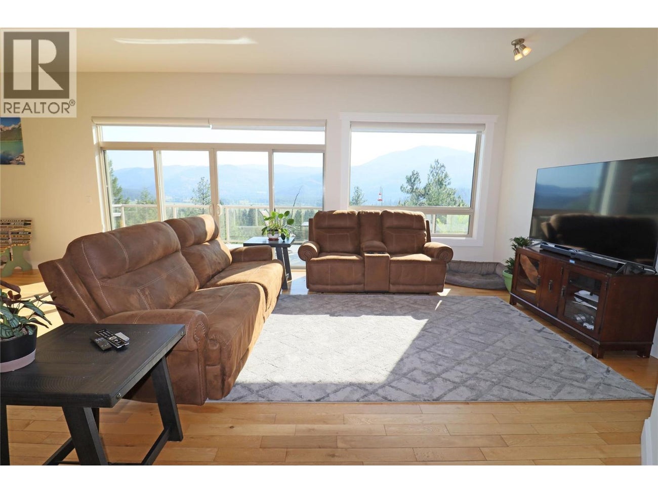 3285 EAGLE RIDGE Road - Grand Forks Single Family for Sale, 3 Bedrooms (10377850)# - 29