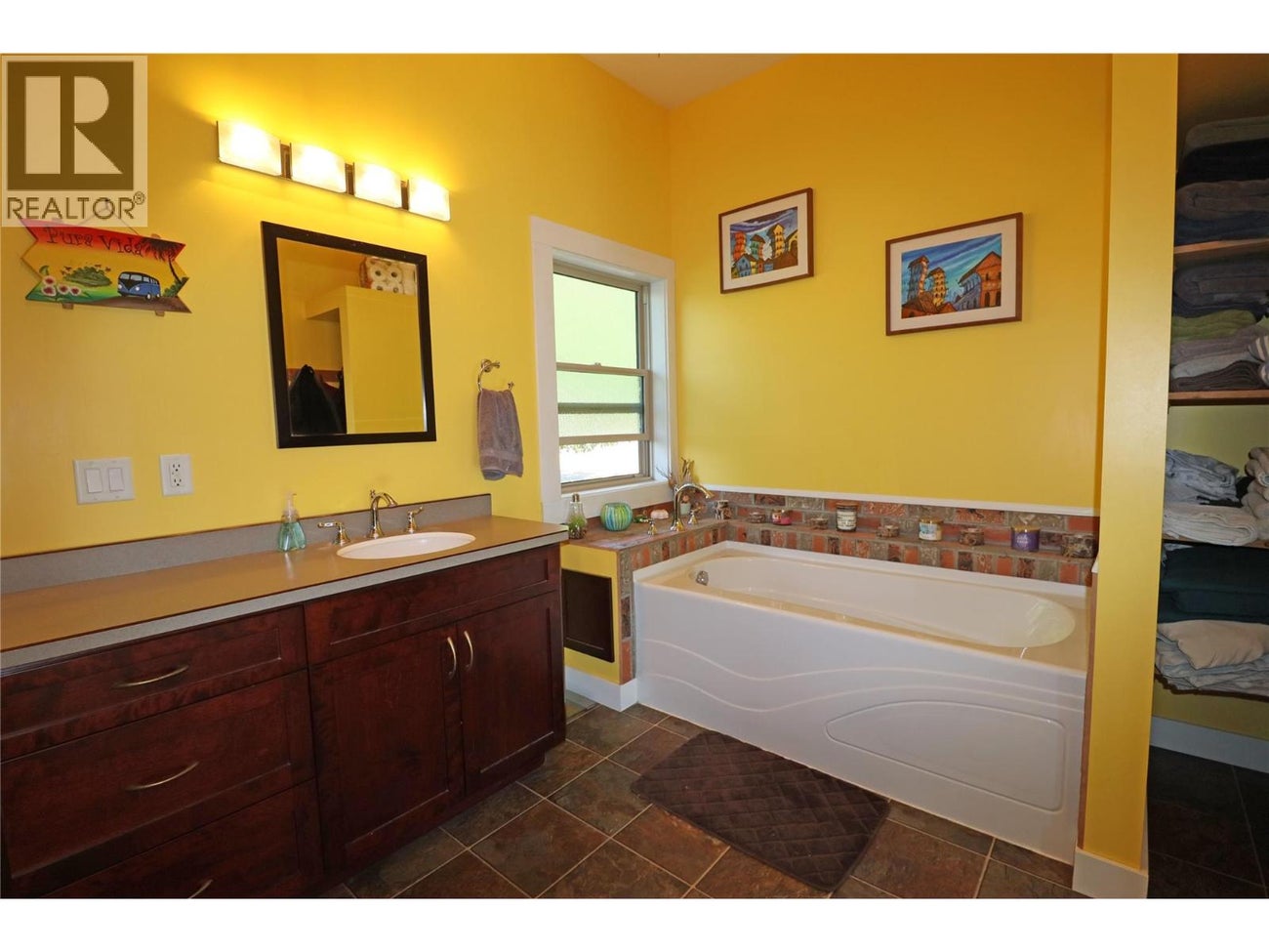 3285 EAGLE RIDGE Road - Grand Forks Single Family for Sale, 3 Bedrooms (10377850)# - 33