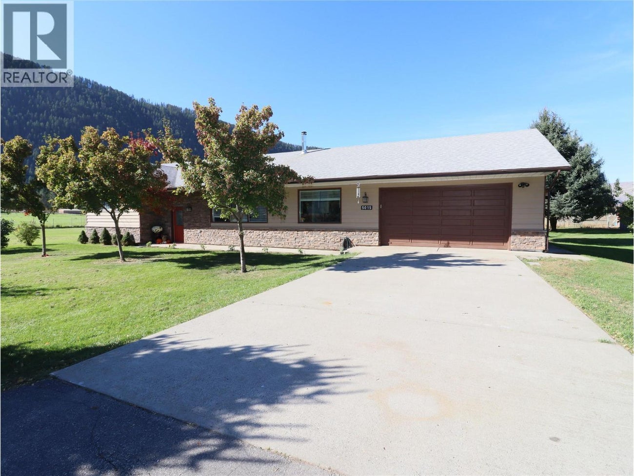 5015 SIMINOFF Road - Grand Forks House for Sale, 5 Bedrooms (10378052)# - 6