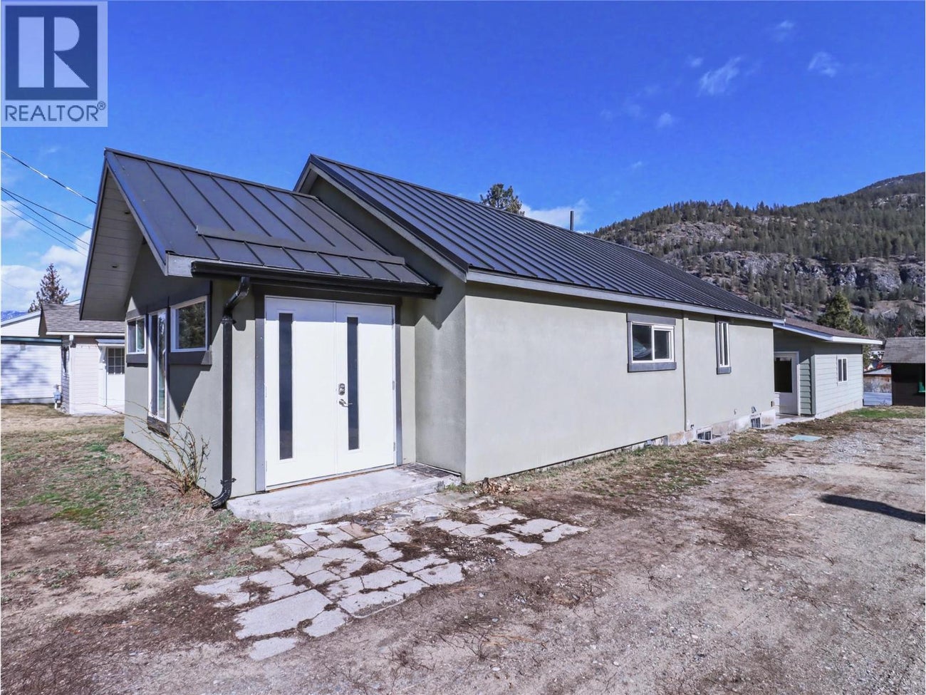 1640 Ode Road - Christina Lake Single Family for Sale, 2 Bedrooms (10378303)# - 10